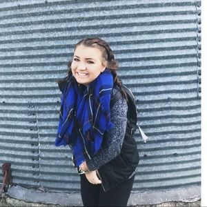 Meet your Posher, Macee